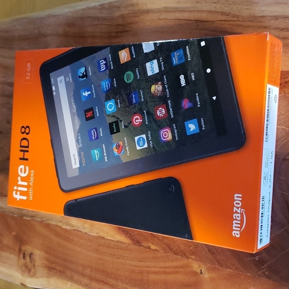AMAZON Fire HD 8 32GB Tablet  with Alexa - Picture 1 of 2